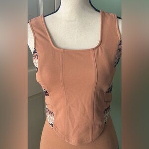 New women Sz M brown crop crisscross print accent hi low hem casual tank top